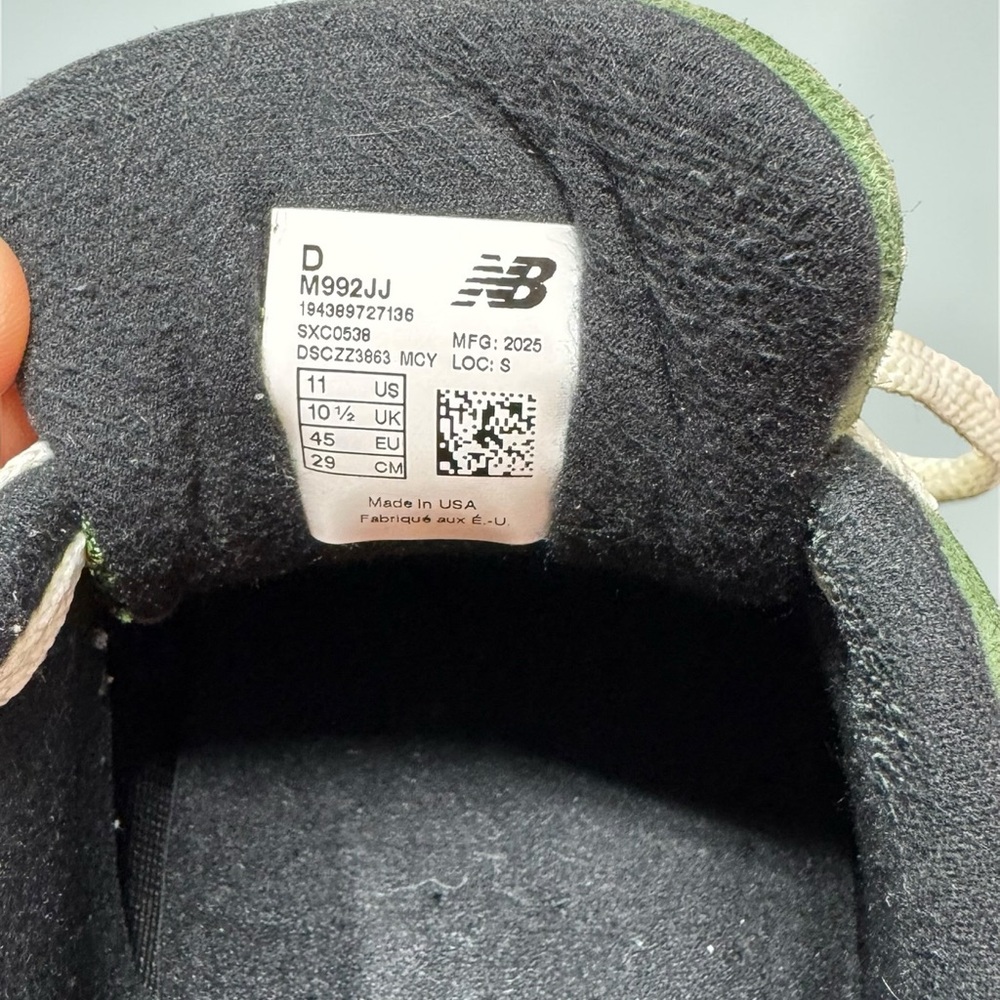 New Balance M992JJ Green and Black Sneakers - Picture 4 of 11